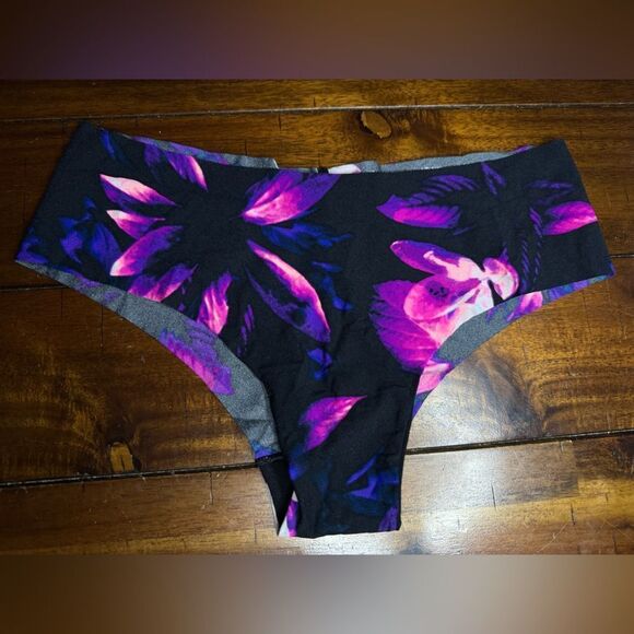 PINK Victoria’s Secret Low Rise Cheekster Size Small - Picture 1 of 3